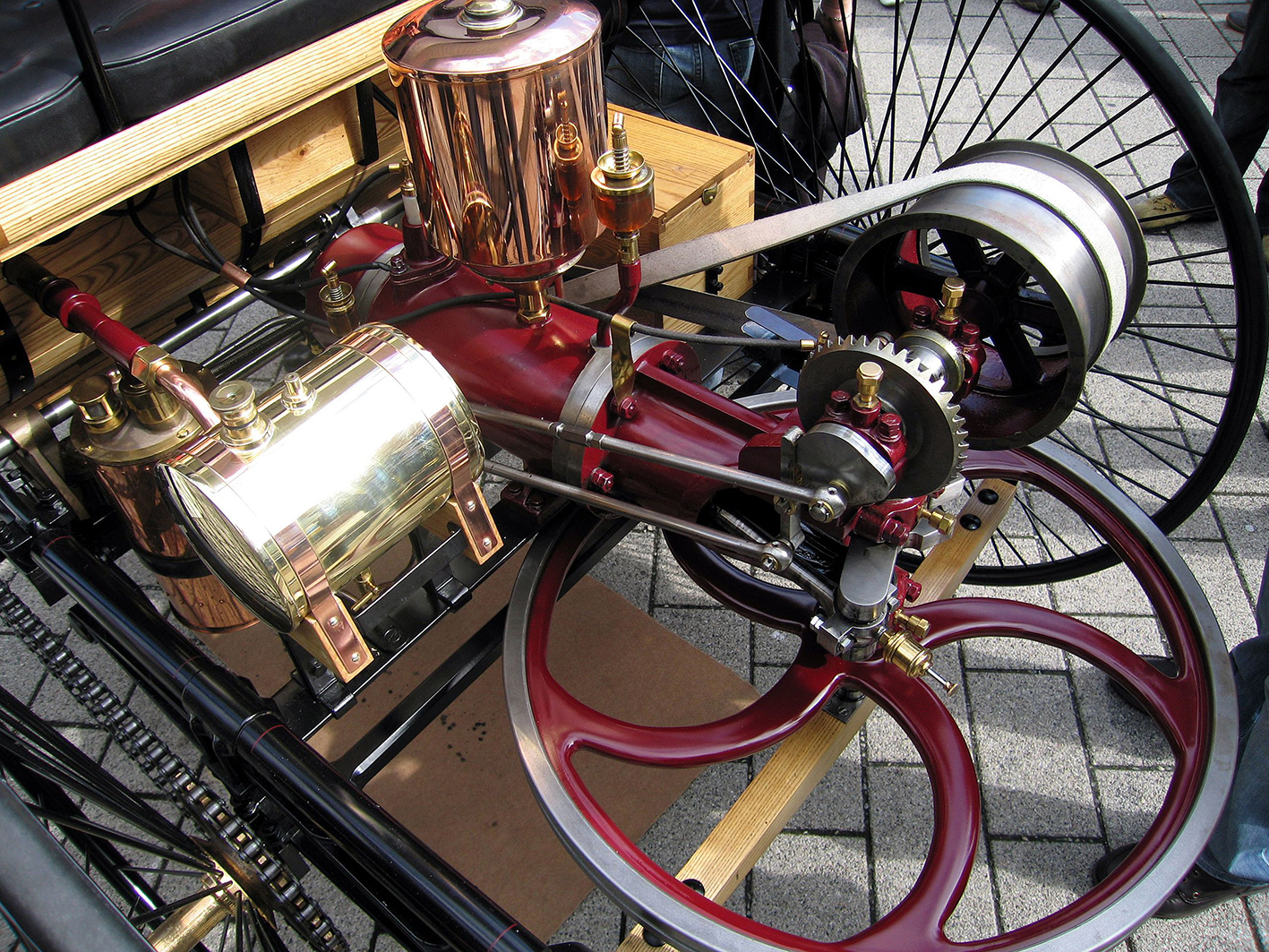 14-Benz_Patent_Motorwagen_Engine